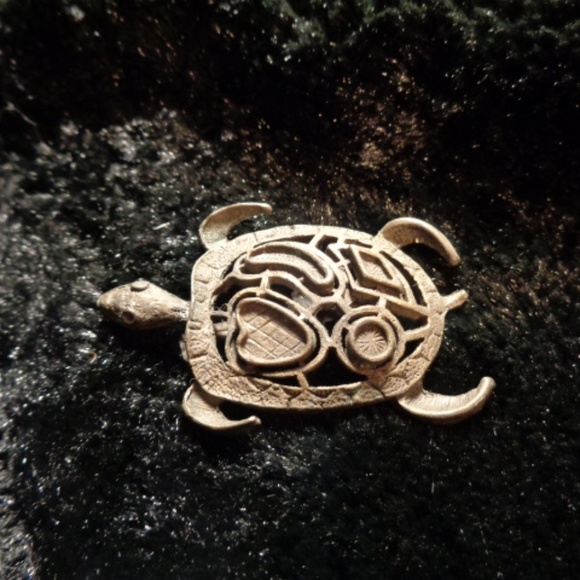 Silvertone brooch Silver Color Turtle Brooch - Picture 3 of 8